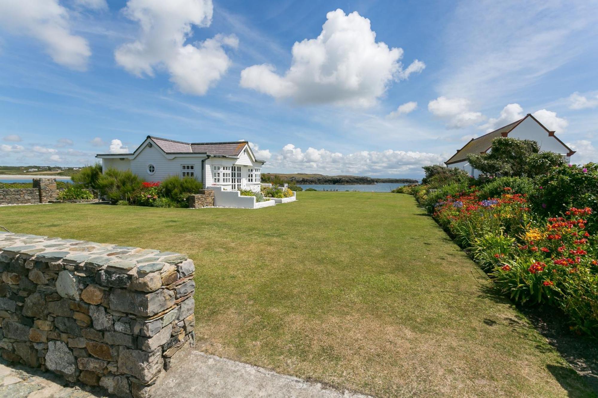 Pen Y Graig Villa Rhoscolyn Exterior photo